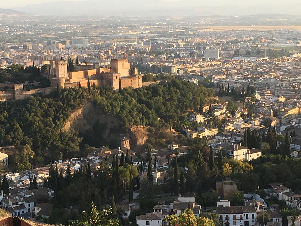 Apartamentos Turisticos Grx Granada Luaran gambar
